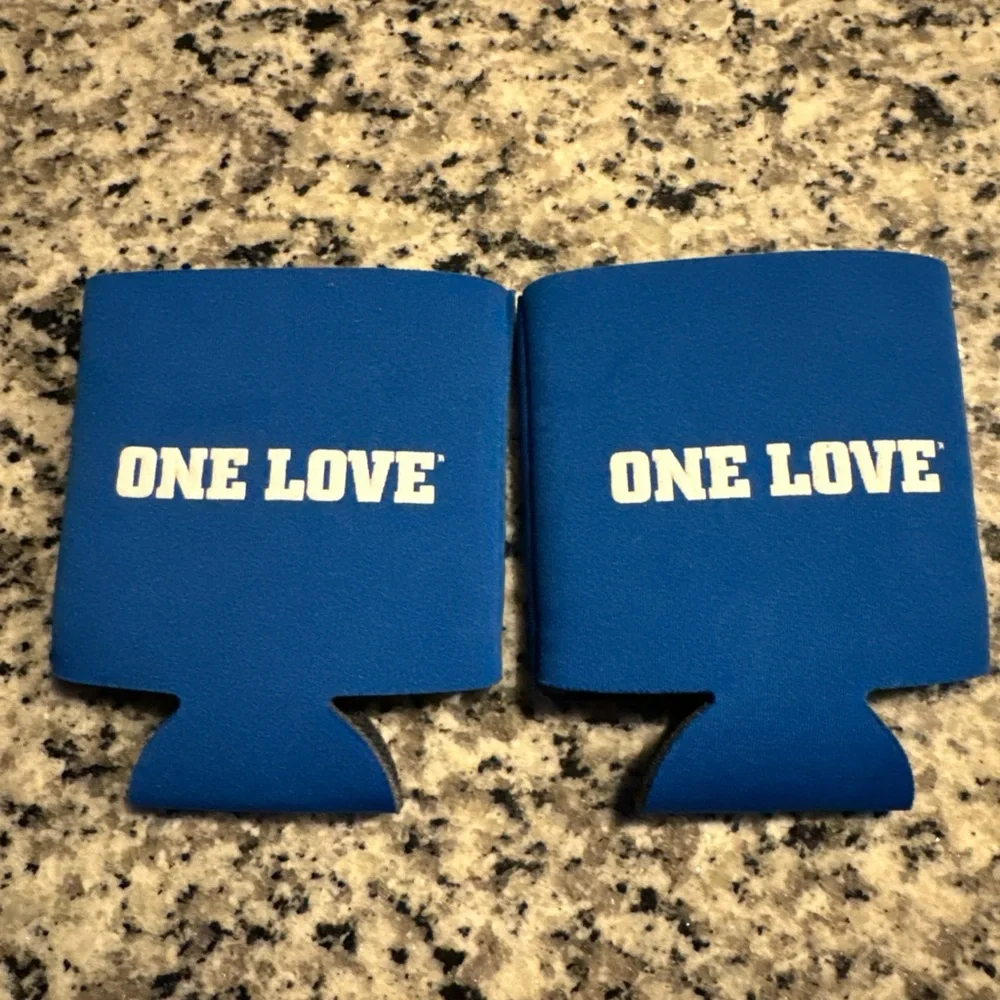 Raising Cane’s UK‎ Wildcats Can Koozie Blue/White, set of 2